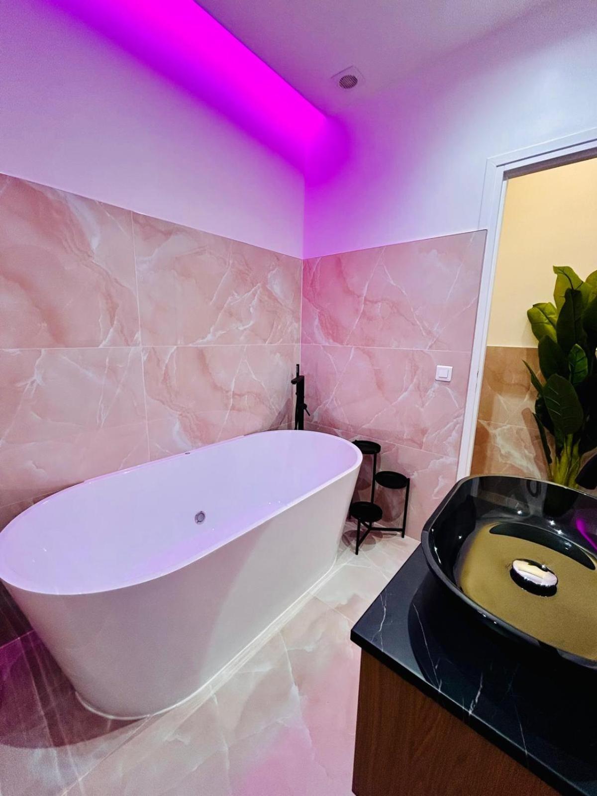 Intimate Escape - Seaside - Spa Bath - Wifi - Ac Nice Exterior photo